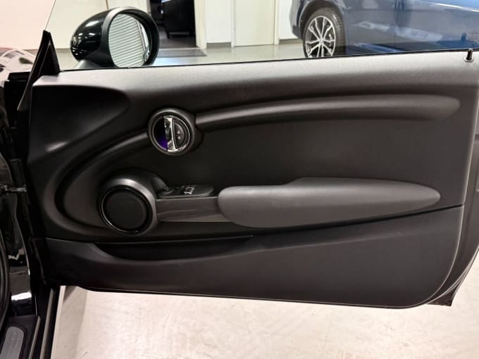 2025 Mini Hatch