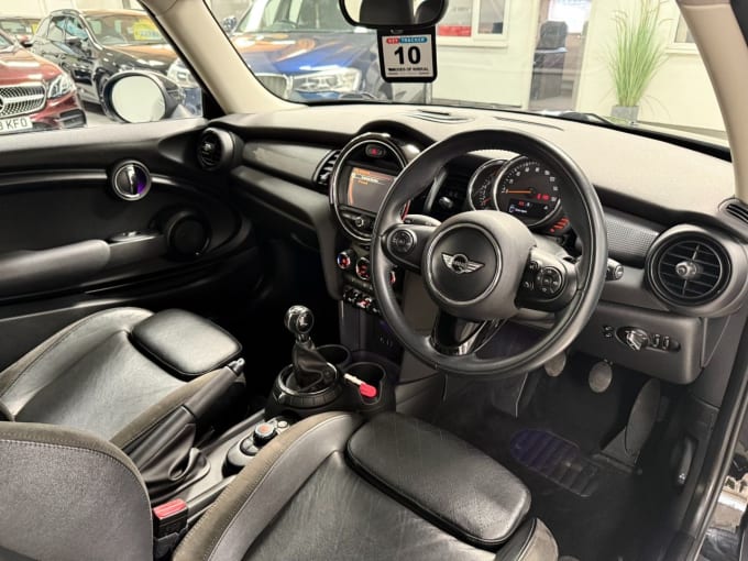 2025 Mini Hatch