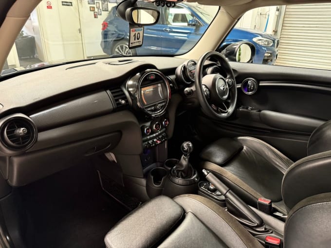 2025 Mini Hatch