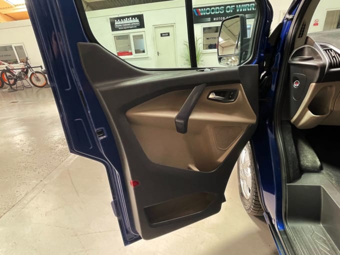 2025 Ford Tourneo Custom