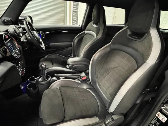 2025 Mini Hatch