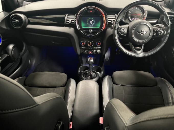 2025 Mini Hatch