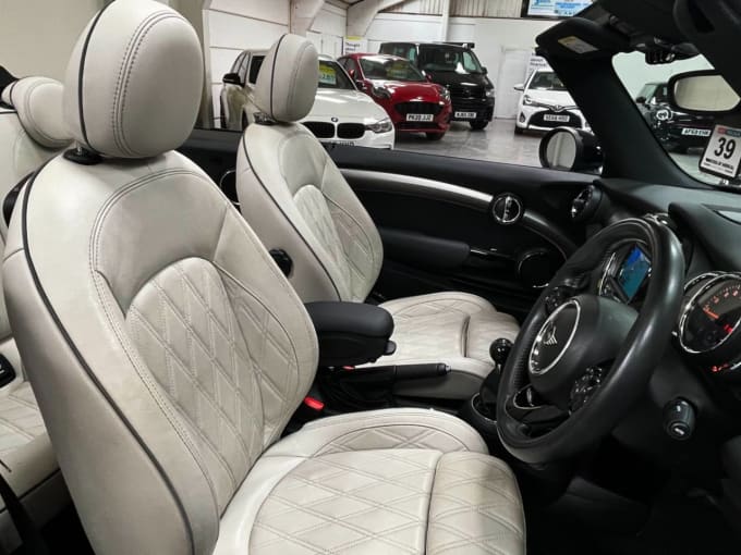 2025 Mini Convertible