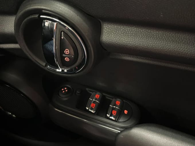 2025 Mini Hatch