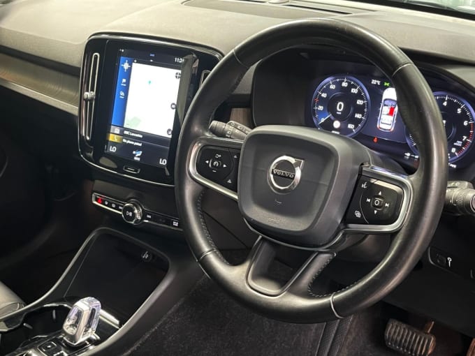 2025 Volvo Xc40
