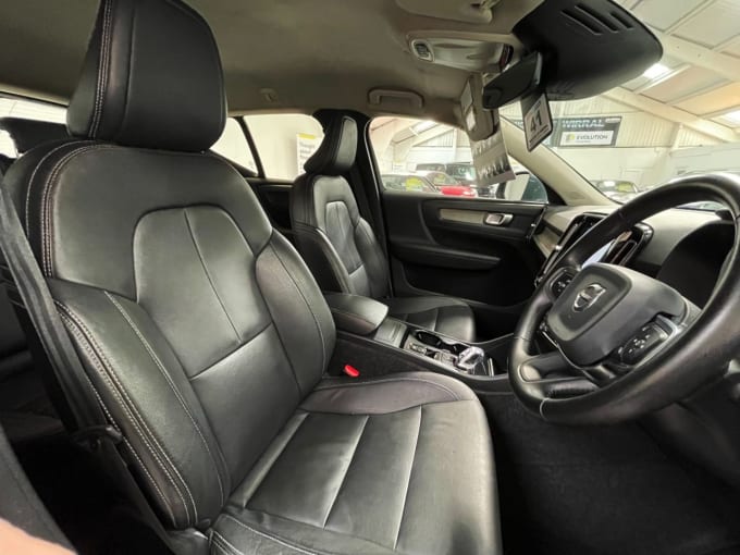 2025 Volvo Xc40