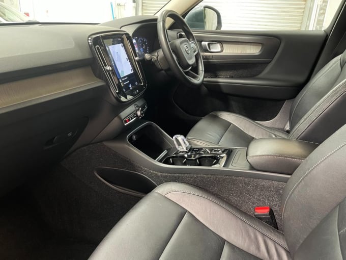 2025 Volvo Xc40
