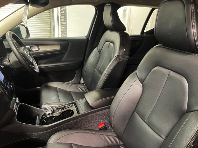 2025 Volvo Xc40