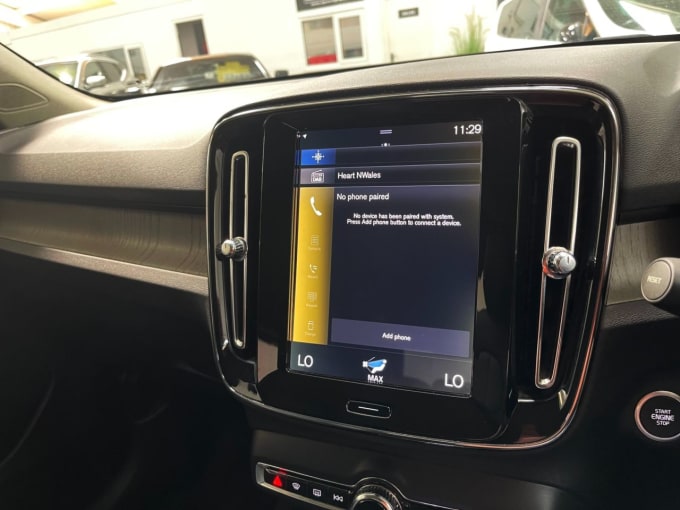 2025 Volvo Xc40