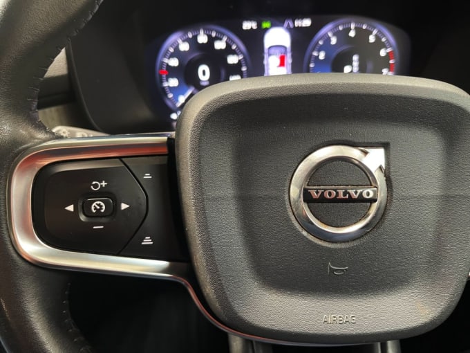 2025 Volvo Xc40