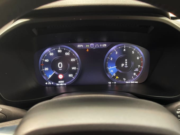 2025 Volvo Xc40