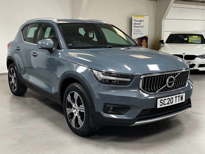 2025 Volvo Xc40