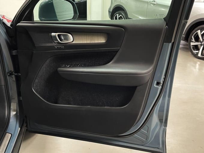 2025 Volvo Xc40