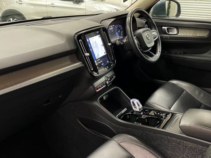 2025 Volvo Xc40