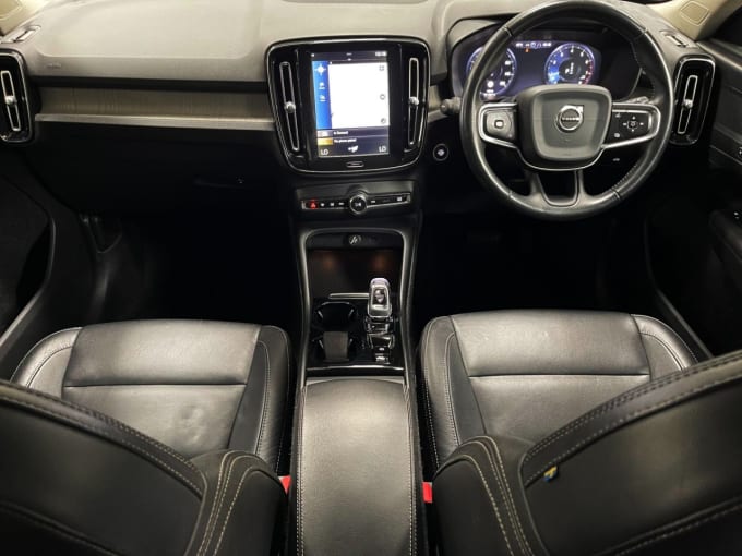 2025 Volvo Xc40