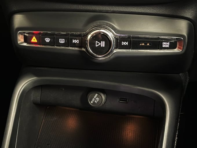 2025 Volvo Xc40