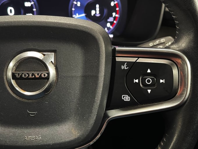 2025 Volvo Xc40