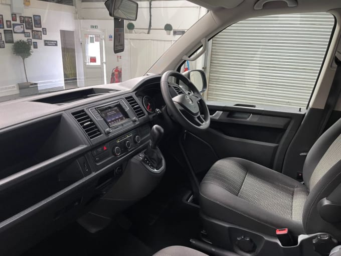 2025 Volkswagen Transporter Shuttle