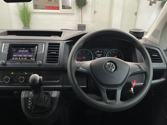 2025 Volkswagen Transporter Shuttle