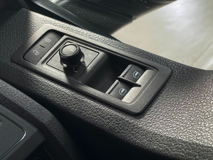 2025 Volkswagen Transporter Shuttle