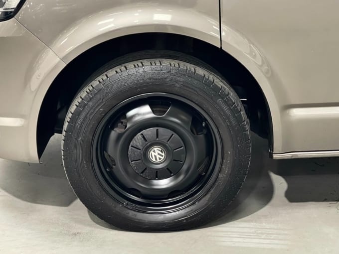 2025 Volkswagen Transporter Shuttle