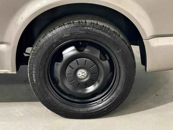 2025 Volkswagen Transporter Shuttle