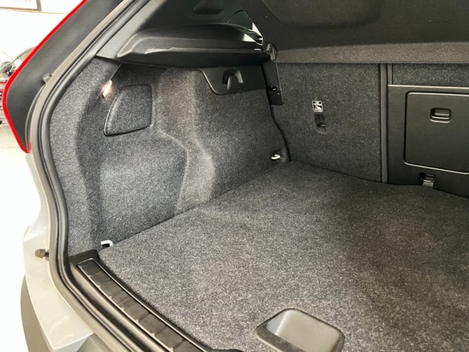2025 Volvo Xc40