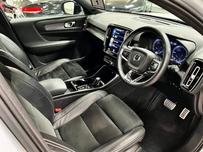 2025 Volvo Xc40