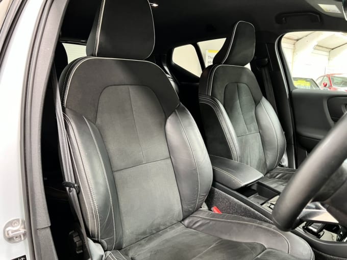 2025 Volvo Xc40