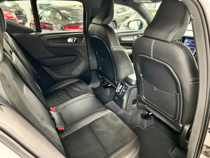 2025 Volvo Xc40