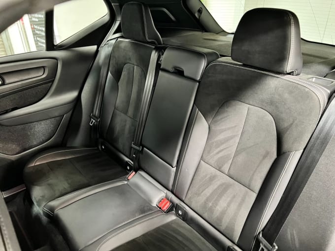 2025 Volvo Xc40