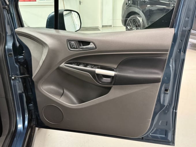 2025 Ford Tourneo Connect