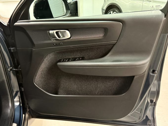 2025 Volvo Xc40