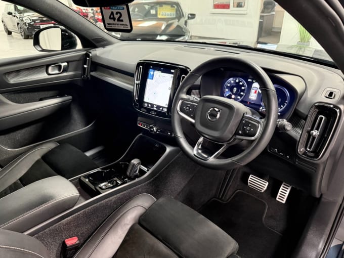 2025 Volvo Xc40