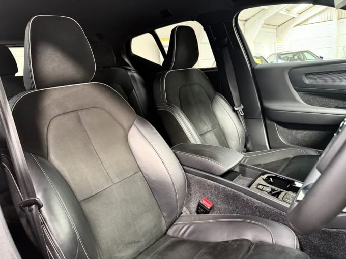 2025 Volvo Xc40