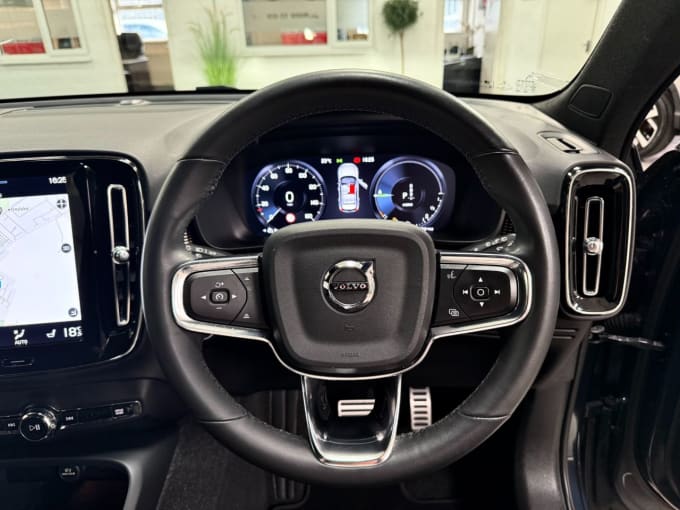 2025 Volvo Xc40