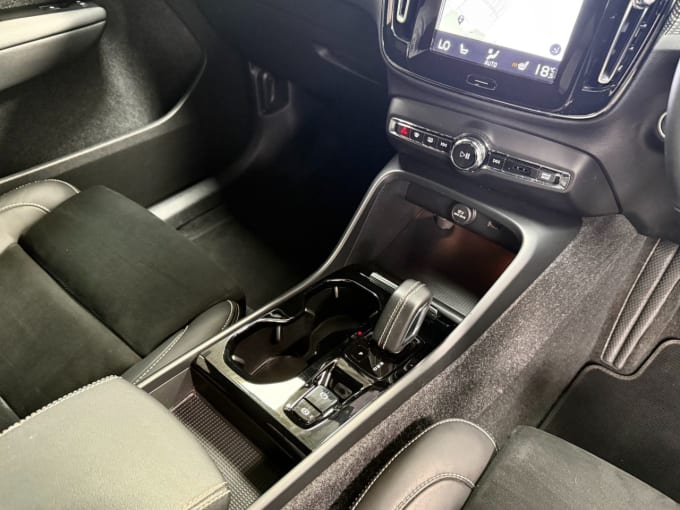 2025 Volvo Xc40