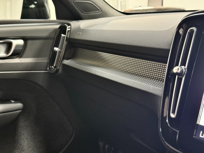 2025 Volvo Xc40