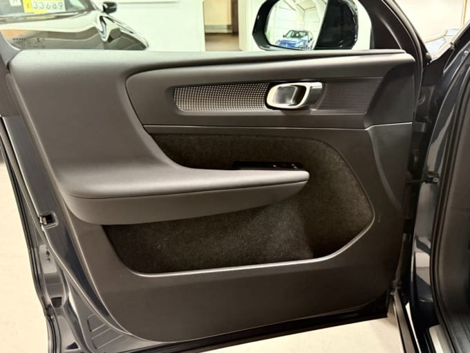 2025 Volvo Xc40