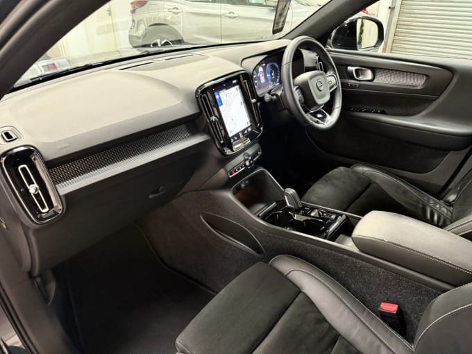 2025 Volvo Xc40