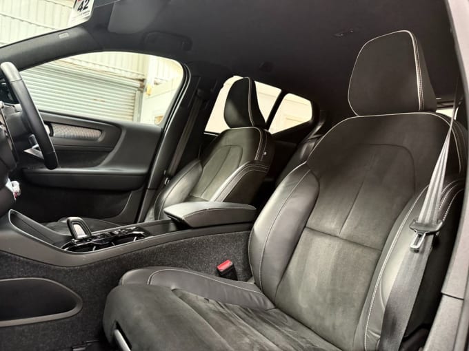 2025 Volvo Xc40