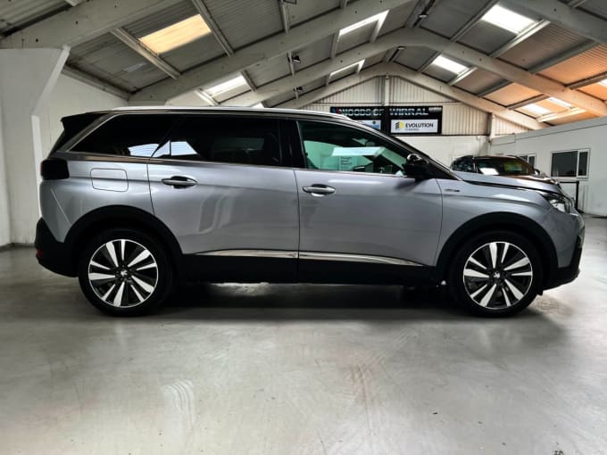 2025 Peugeot 5008