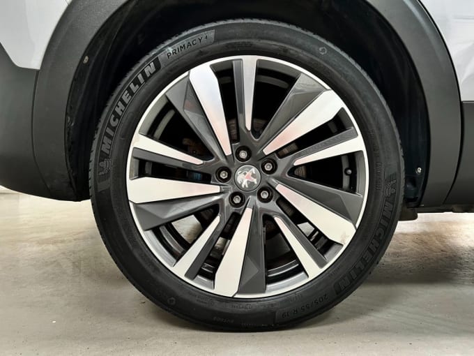 2025 Peugeot 5008