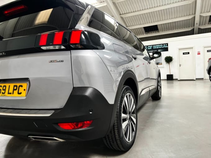 2025 Peugeot 5008