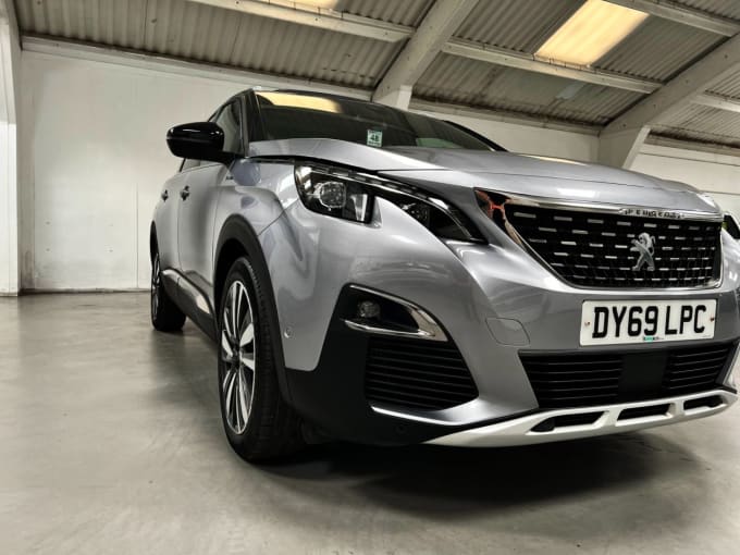 2025 Peugeot 5008