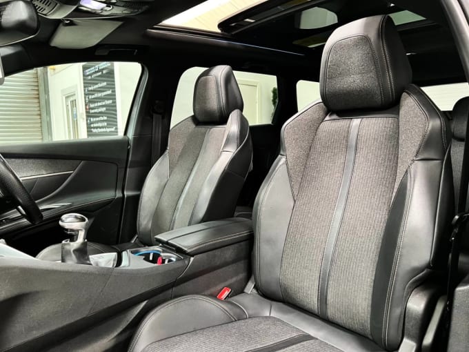 2025 Peugeot 5008