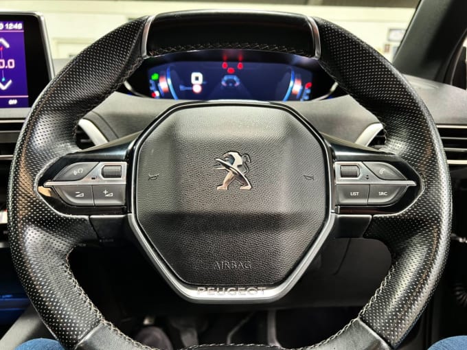 2025 Peugeot 5008