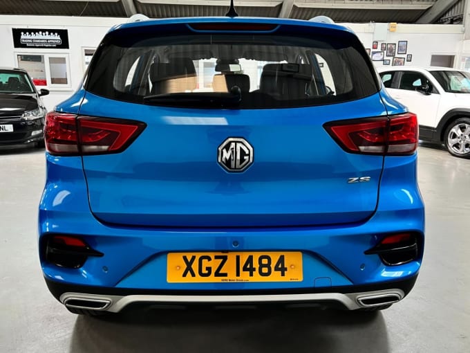 2025 Mg Mg Zs