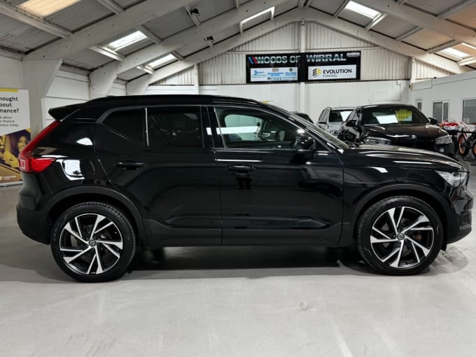 2025 Volvo Xc40