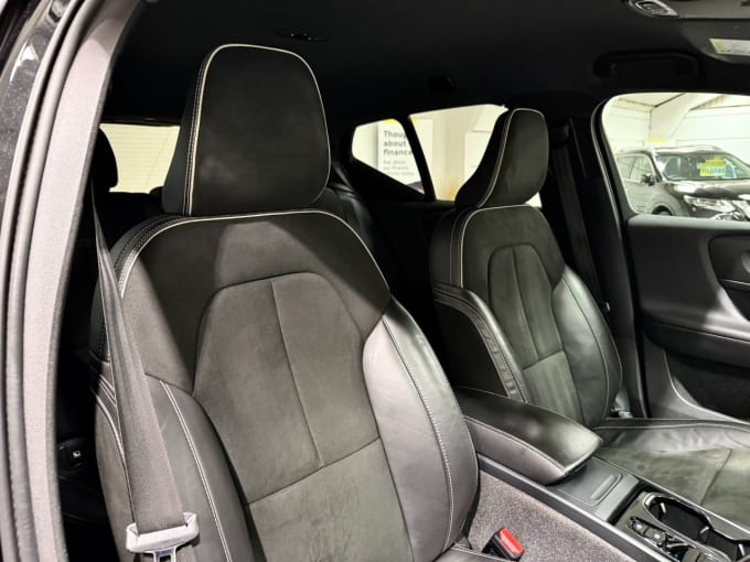 2025 Volvo Xc40